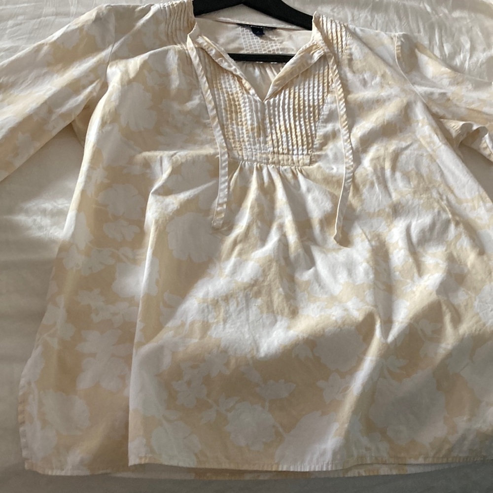 Charter club M beige white floral blouse